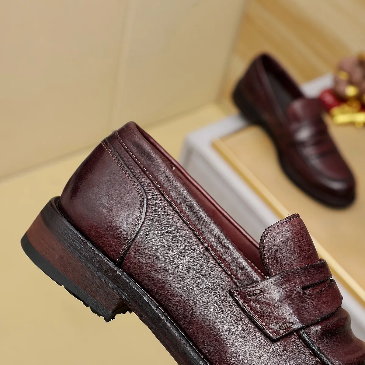 Men's shoes 💰920 💰 Louis Vuitton LV ® Autumn and Winter 🆕 models 🔛Full shoe counter First layer cowhide, 🐂Leather lined casual shoes for men, super soft outsole, a must for driving. Counter synchronization Original first layer cowhide Completely 1:1 mold customization 🌹Top version, 3 colors available! Number: 38-45 (37.46. Customized)